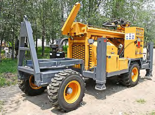 DTH Air & MUD Drilling 200m Heavy Duty 4 چرخ دکل حفاری چاه آب تریلر نصب شده